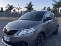 Usata Lancia Ypsilon Platinum 69 CV (50 kW) 2018 Grigio Utilitaria