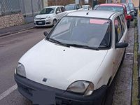 Occasion Fiat 600 54 ch (39 kW) 1999 Blanc Berline