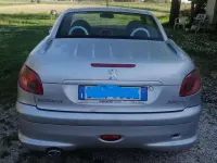 Usata Peugeot 206 CC 109 CV (80 kW) 2006 Argento Cabrio
