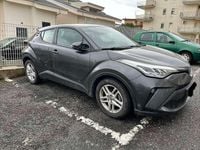 Usata Toyota C-HR Active 122 CV (89 kW) 2023 Grigio SUV