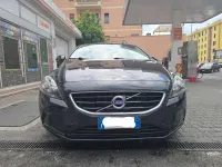 Usata Volvo V40 Momentum 150 CV (110 kW) 2015 Nero Berlina