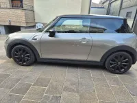Usata Mini ONE 75 CV (55 kW) 2019 Grigio Utilitaria