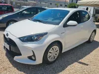 Usata Toyota Yaris Hybrid Business Edition 92 CV (67 kW) 2021 Bianco Berlina