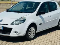 Usata Renault Clio III 75 CV (55 kW) 2010 Bianco Berlina