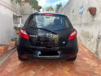 Usata Mazda 2 75 CV (55 kW) 2010 Nero Utilitaria