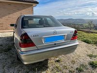 Usata Mercedes C220 125 CV (91 kW) 1998 Grigio Berlina