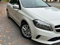 Usata Mercedes A180 110 CV (80 kW) 2017 Bianco Berlina