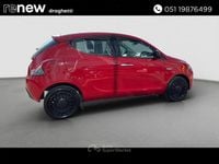 Usata Lancia Ypsilon Silver 69 CV (50 kW) 2022 Rosso Utilitaria
