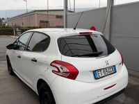Usata Peugeot 208 68 CV (50 kW) 2013 Bianco Utilitaria