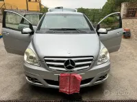 Usata Mercedes B200 140 CV (102 kW) 2009 Grigio Monovolume