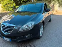 Usata Lancia Delta Gold 120 CV (88 kW) 2012 Marrone Utilitaria