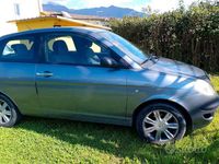 Usata Lancia Ypsilon 70 CV (51 kW) 2004 Grigio Utilitaria