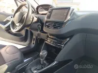 Usata Peugeot 2008 Allure 110 CV (80 kW) 2016 Grigio SUV