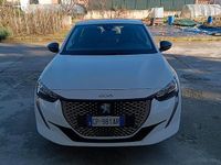 Usata Peugeot e-208 100 kW (136 CV) 2023 Bianco Utilitaria