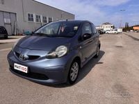Usata Toyota Aygo 68 CV (50 kW) 2008 Blu Utilitaria