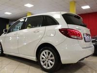 Usata Mercedes B180 109 CV (80 kW) 2016 Bianco Utilitaria