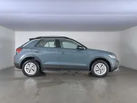 Usata VW T-Roc Life 150 CV (110 kW) 2025 Petroleum blue metallizzato nero SUV