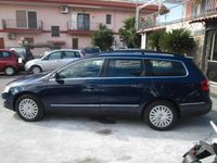 Usata VW Passat 140 CV (102 kW) 2008 Blu Station wagon