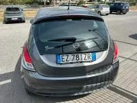 Usata Lancia Ypsilon Silver 69 CV (50 kW) 2015 Argento Utilitaria