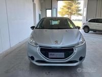 Usata Peugeot 208 Access 68 CV (50 kW) 2014 Grigio Utilitaria
