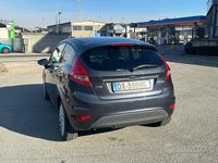 Usata Ford Fiesta 68 CV (50 kW) 2009 Grigio Berlina