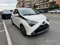 Usata Toyota Aygo X-play 72 CV (52 kW) 2019 Bianco Utilitaria