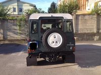 Usata Land Rover Defender SE 122 CV (89 kW) 2009 Verde Station wagon