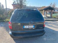 Usata Chrysler Voyager 150 CV (110 kW) 2005 Nero Monovolume