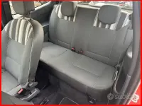 Usata Renault Twingo Night&Day 75 CV (55 kW) 2014 Rosso Utilitaria