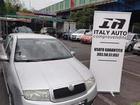 Usata Skoda Fabia Comfort 68 CV (50 kW) 2001 Argento Berlina