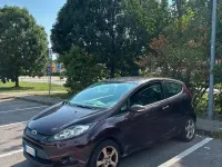 Usata Ford Fiesta Titanium 82 CV (60 kW) 2010 Viola Berlina