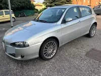 Usata Alfa Romeo 147 105 CV (77 kW) 2007 Grigio Utilitaria