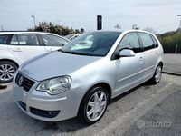 Usata VW Polo 69 CV (50 kW) 2005 Grigio Utilitaria