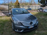 Usata Mercedes B200 156 CV (114 kW) 2012 Grigio Monovolume