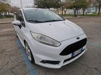 Usata Ford Fiesta ST 182 CV (133 kW) 2015 Bianco Berlina