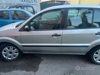 Usata Ford Fusion 67 CV (49 kW) 2005 Grigio Berlina