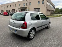 Usata Renault Clio II Luxe 75 CV (55 kW) 2006 Grigio Berlina