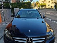 Usata Mercedes C200 136 CV (100 kW) 2016 Blu/azzurro Station wagon