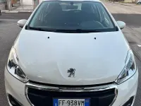 Usata Peugeot 208 Access 82 CV (60 kW) 2017 Bianco Utilitaria