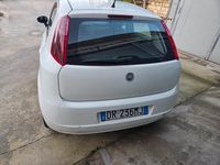 Usata Fiat Grande Punto Emotion 90 CV (66 kW) 2008 Bianco Utilitaria
