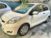 Usata Toyota Yaris 69 CV (50 kW) 2010 Bianco Berlina