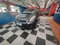Usata Toyota Yaris Sol 69 CV (50 kW) 2011 Grigio Utilitaria