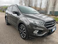 Usata Ford Kuga ST-Line 150 CV (110 kW) 2019 Grigio SUV