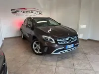 Usata Mercedes GLA180 109 CV (80 kW) 2018 Marrone SUV