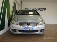 Usata Mercedes A180 Avantgarde 109 CV (80 kW) 2006 Argento metallizzato Berlina