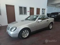 Usata Mercedes SLK200 136 CV (100 kW) 1997 Grigio Cabrio