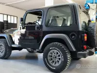 Usata Jeep Wrangler Sport 1997 Nero SUV