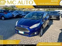 Usata Ford Fiesta 75 CV (55 kW) 2015 Blu Berlina