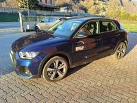 Usata Audi A1 Ambiente 110 CV (80 kW) 2023 Bicolor blu / tetto nero SUV
