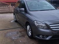 Usata Mercedes B180 122 CV (89 kW) 2012 Grigio Monovolume
